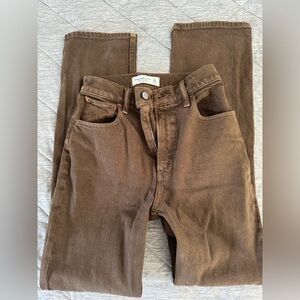 Abercrombie Ultra High Rise 90s Straight Jean in Brown size 23